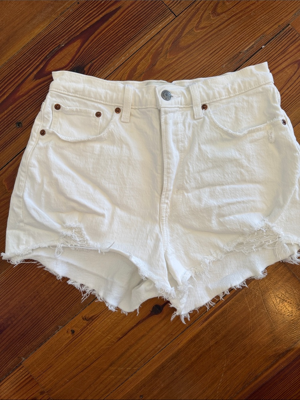 Abercrombie & Fitch curve love 28 the mom short White Distressed Denim Shorts